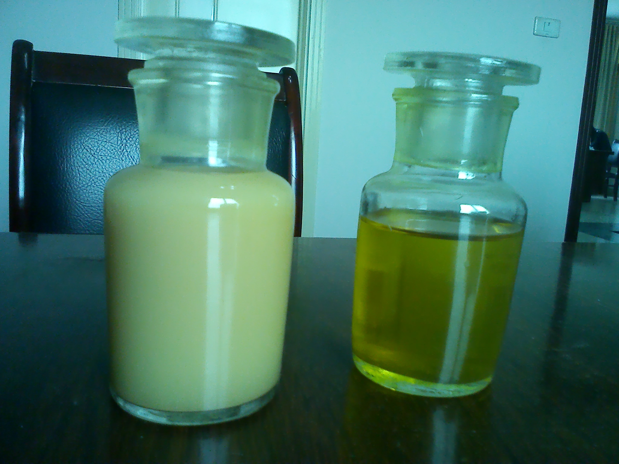 如何通過(guò)顏色與氣味辨別變壓器油的健康情況？(圖1)